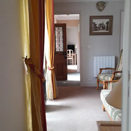 Dans Le Cantal Dans La Vallee De La Maronne Saint-Martin-Valmeroux