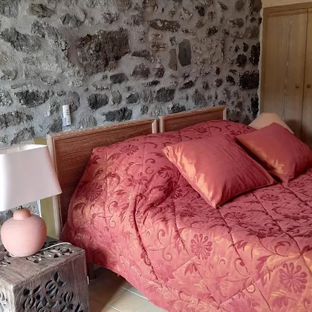 Vakantiehuis Dans Le Cantal Dans La Vallee De La Maronne